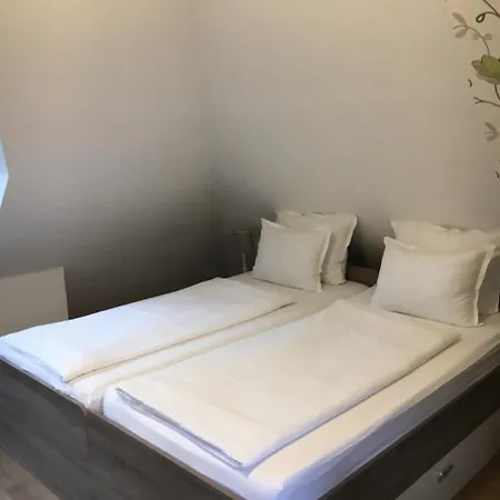 Zum Surgrund Penzion 3*